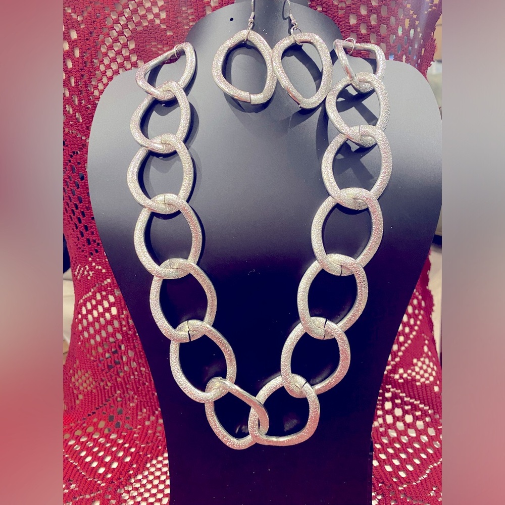 Elegant Silver Chain Link Necklace and Earring Set